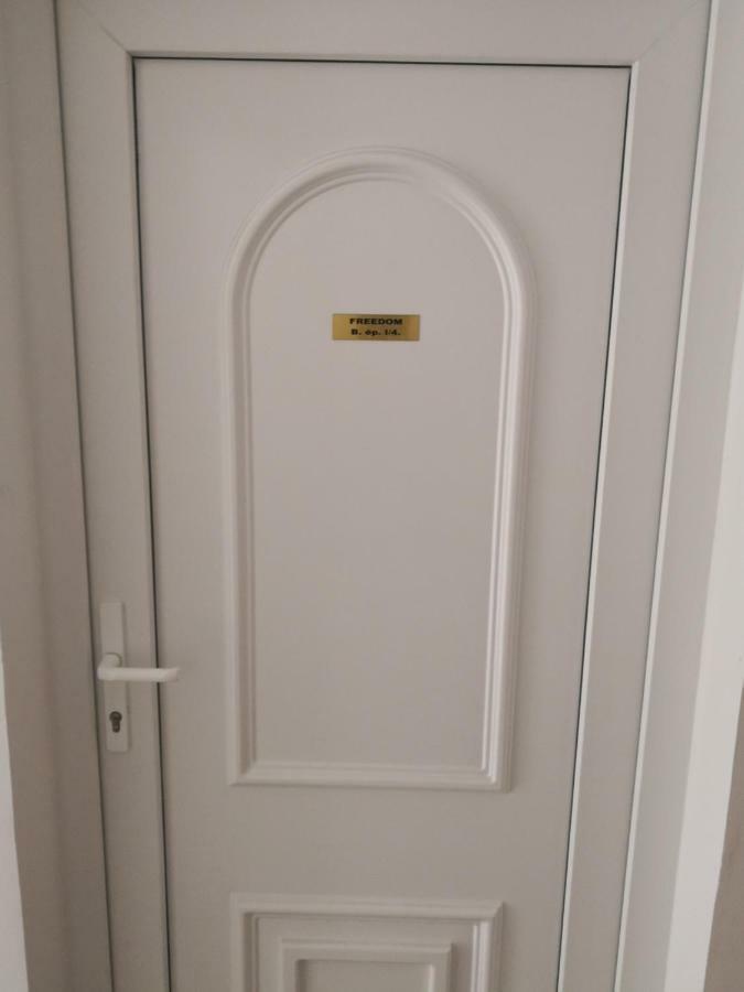 Freedom Apartman Hajdúszoboszló 外观 照片